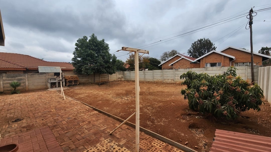 To Let 3 Bedroom Property for Rent in Flora Park Northern Cape